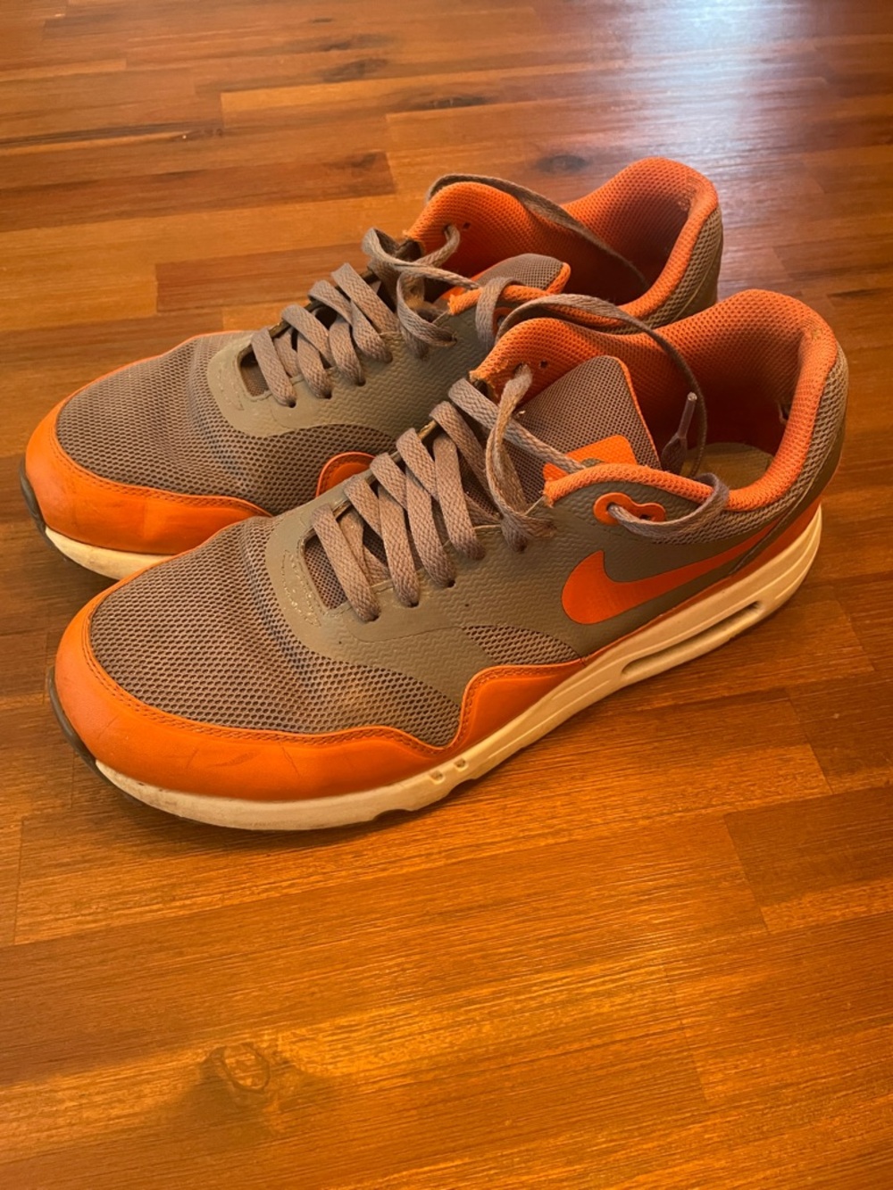 Nike mens Airmax size 10.5